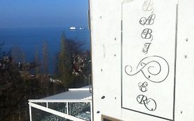 Bab-I Zer Hotel